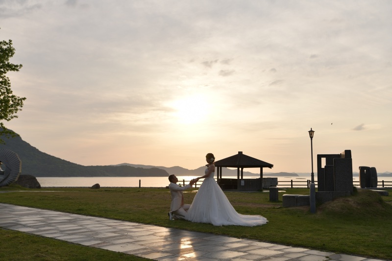 夕日をバックに