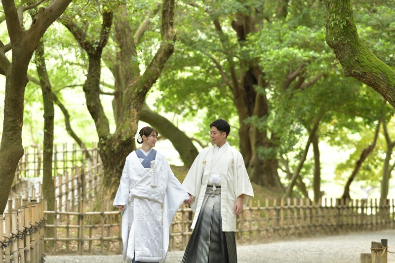 白無垢で栗林公園