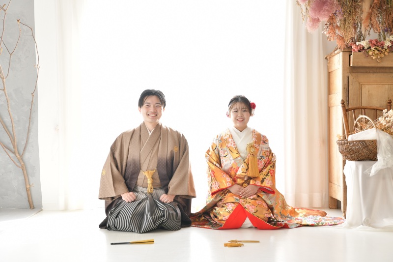 スタジオで正座