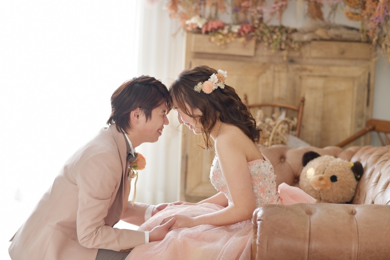 背景にひっそりと