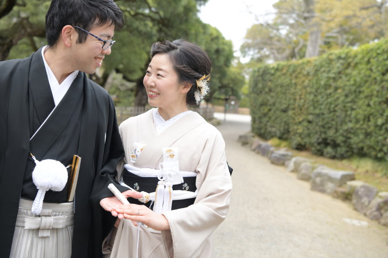 着物を脱いで掛下で。