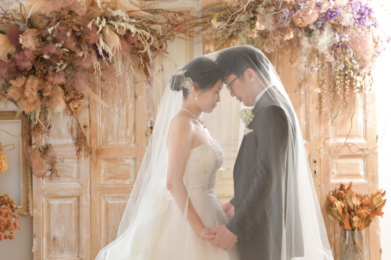 ウエディングドレス&times;スタジオ