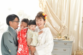 和装1点・洋装2点・ロケ2か所