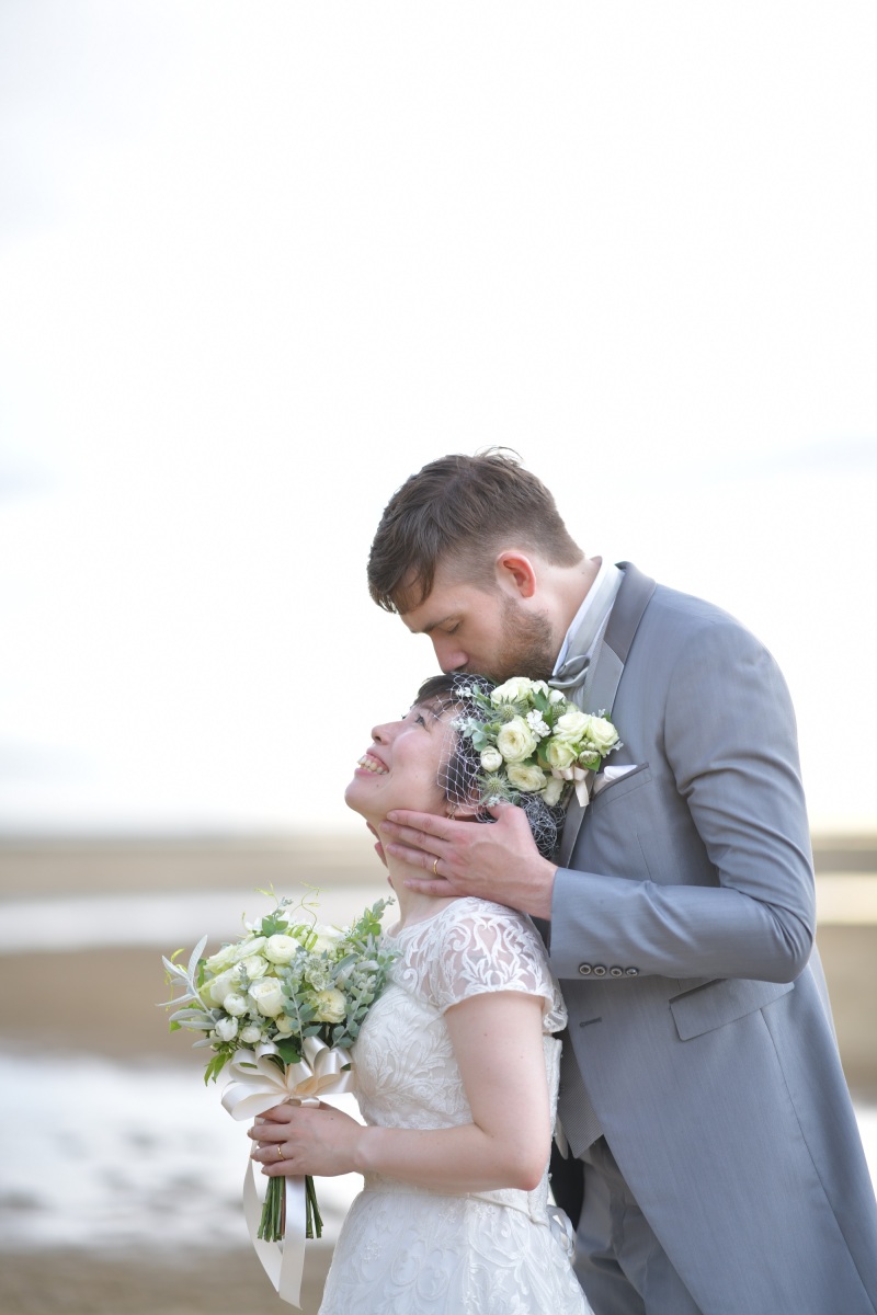 おでこにチュー