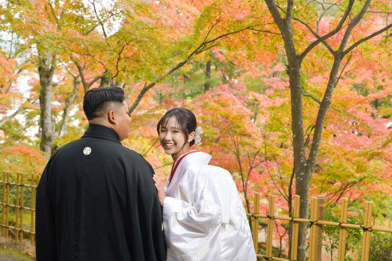 振り返りポーズ