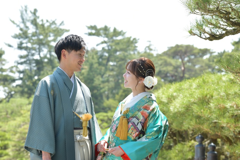 向かい合って…