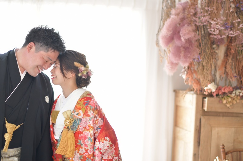 おでこを合わせて