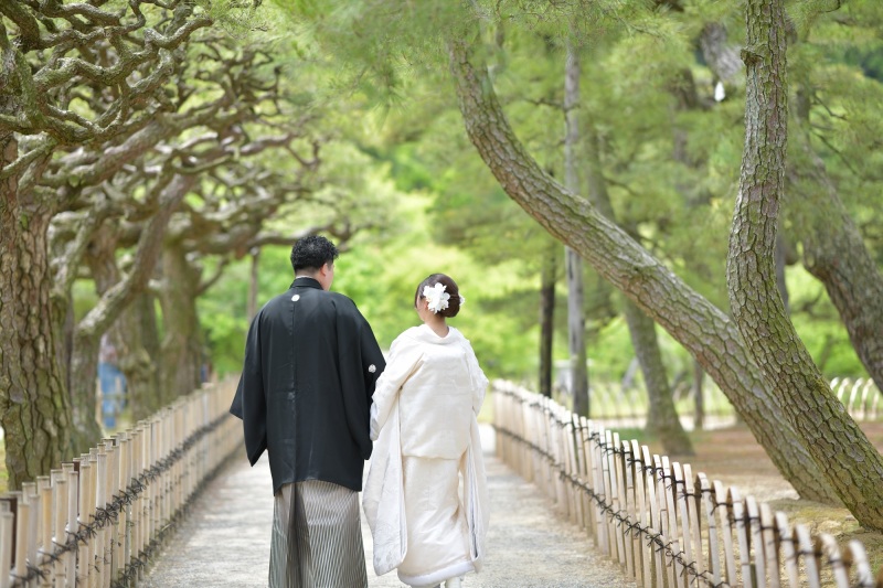 黒紋付と白無垢