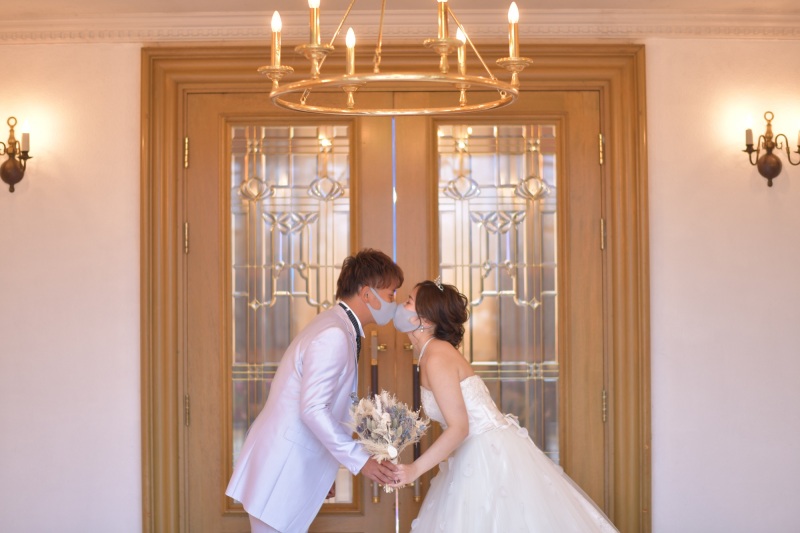 結婚式場で撮影！チャペルプラン「ドレス1点(WorC)・タキシード1点＋データ80カット＋チャペル使用料」