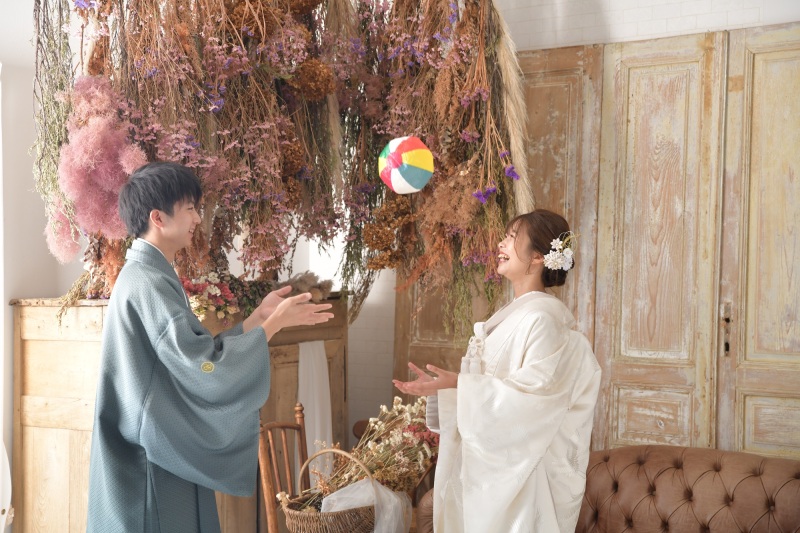 和装2着スタジオプラン「白無垢1点＋色打掛1点＋紋付1点・データ100カット・家族写真2カット」