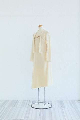 クリーム胸ドレープOP