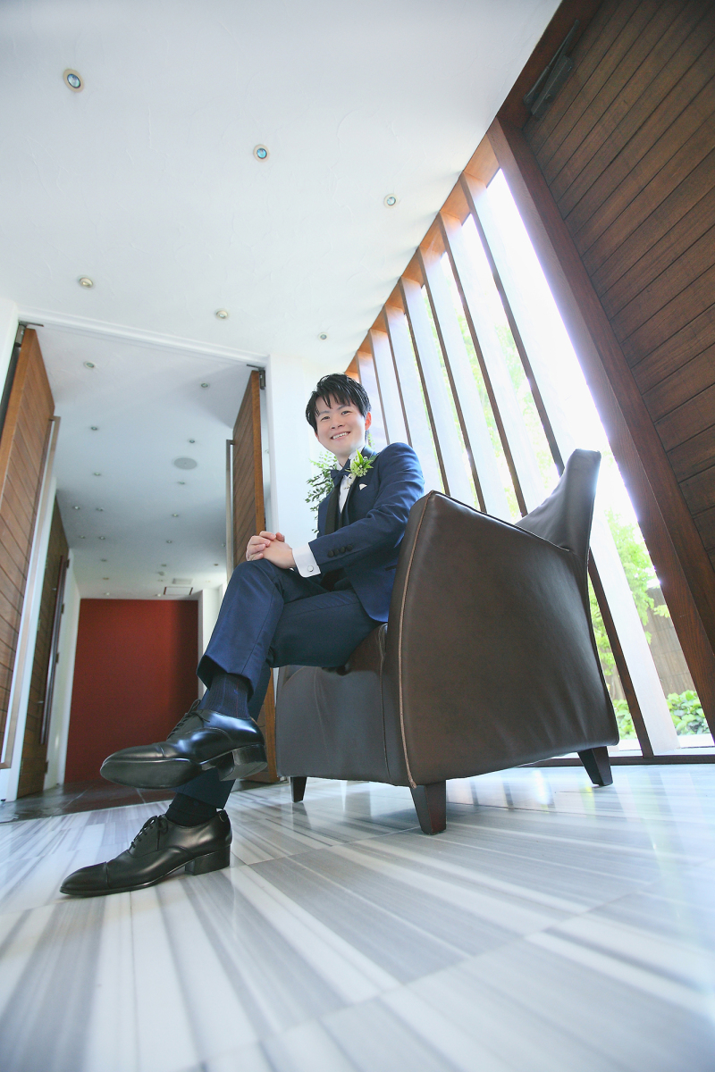 優しい笑顔がステキな、ご新郎様のソロショット