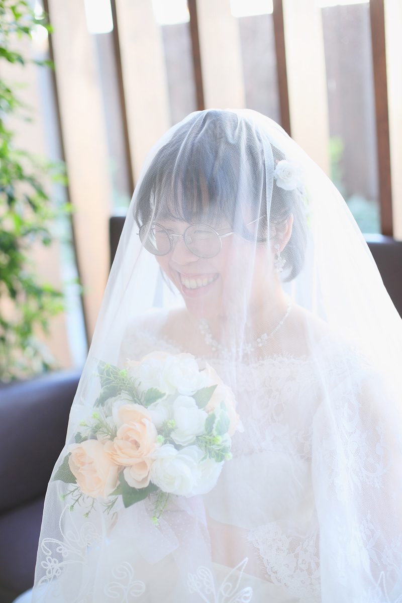 ベールは、ご新婦様を守っている物の象徴です