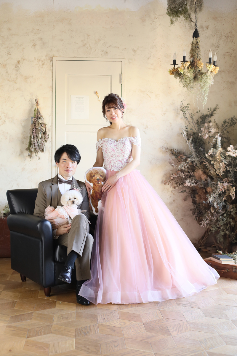 アンティークの世界観にマッチした装いで