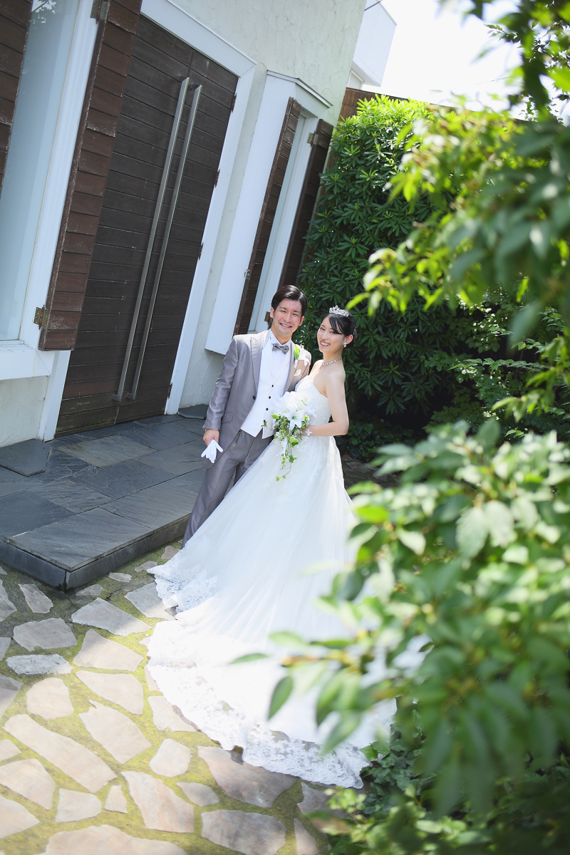 爽やかなグリーンにロングトレーンが映えます♪