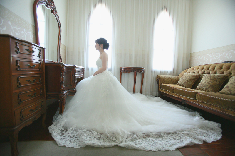 ふんわりドレスが可愛い、ご新婦様のソロショット