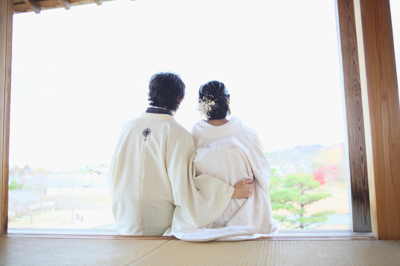 遮るものがない開けた空を臨んで