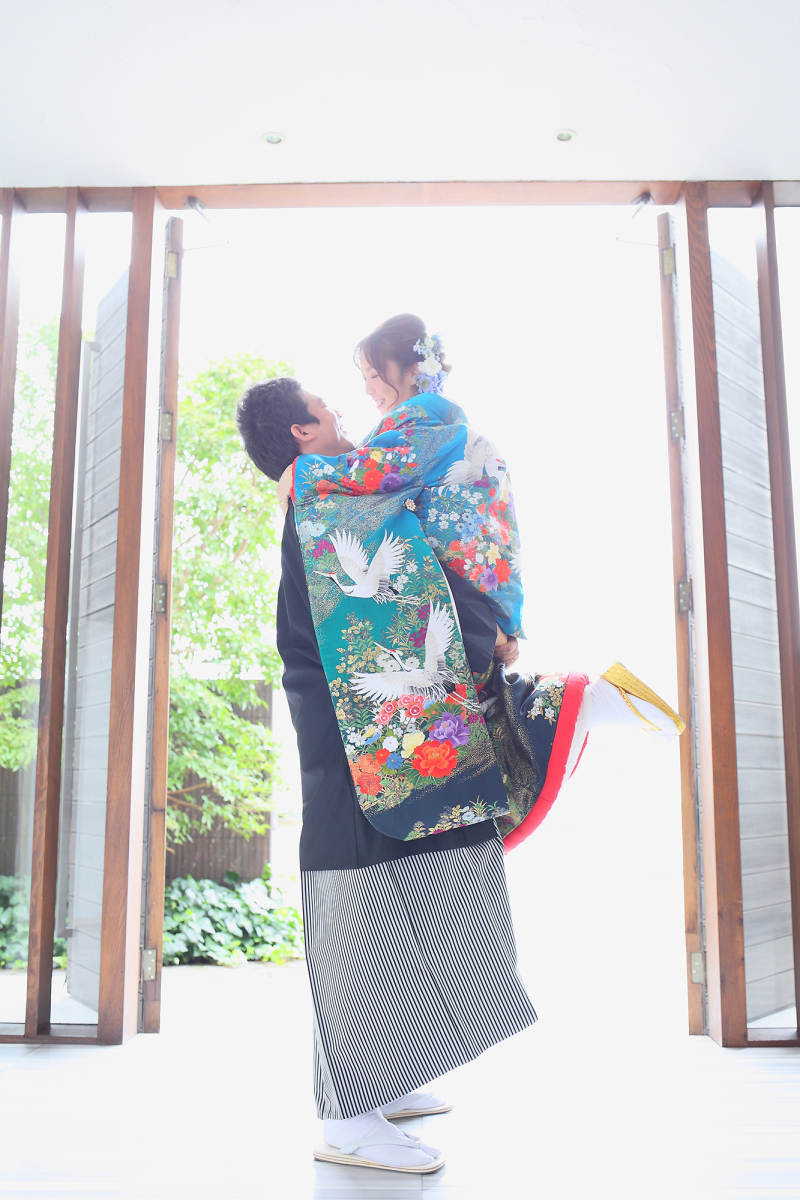 余裕さえ感じる抱き上げポーズ！