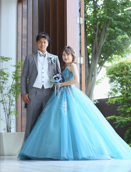 アクアカラーのドレスで涼やかに♪