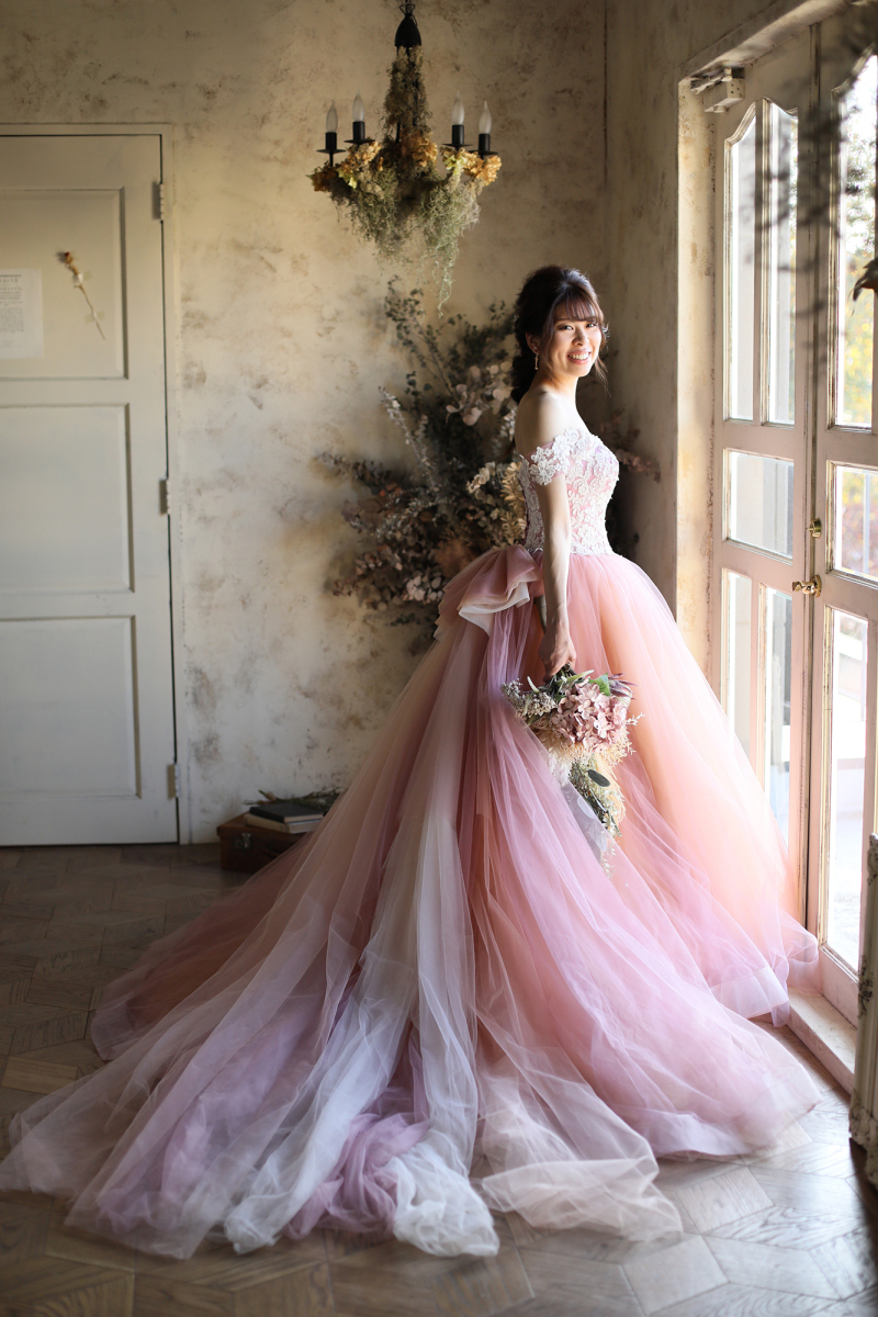 アンティークシャンデリアの下で、光りを活かして!