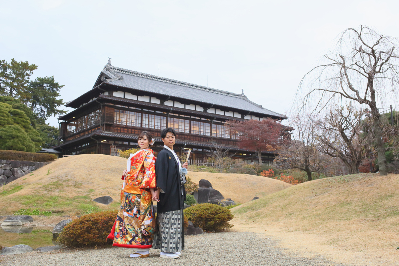 数寄屋作りの大屋根が美しい臨江閣と!