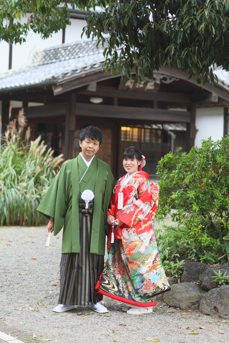 絶妙な色合わせで、定番のポーズを美しく!