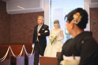＜挙式シーン撮影＞での、ご親族様の教会入場