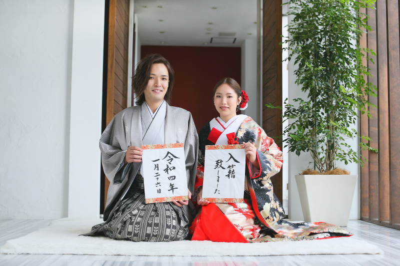 【今だけお得な!贅沢に3着で8.1万円】和装1着+洋装2着|チャペル&自然光スタジオ《台紙付き写真付》セルフフォトタイム込み
