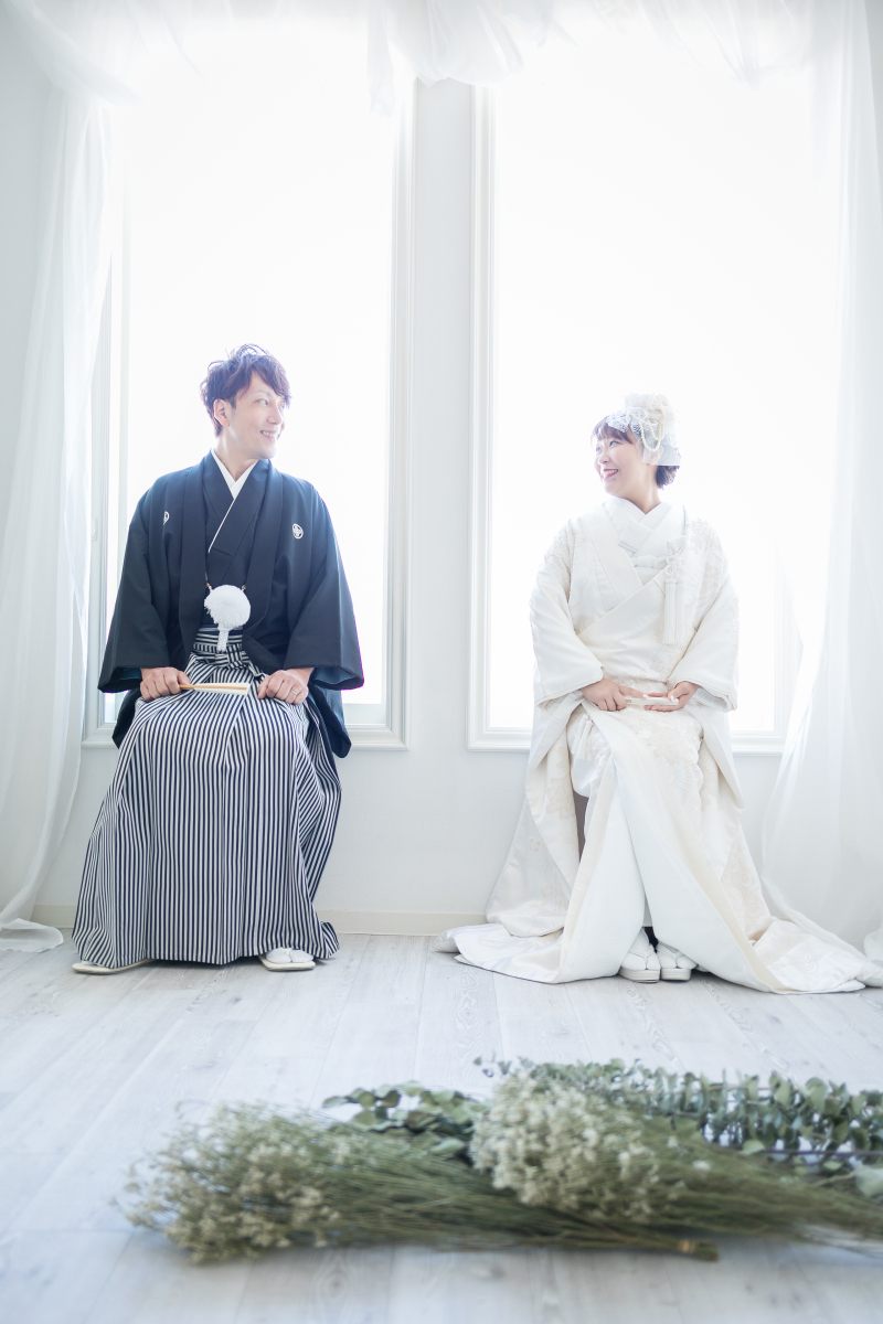 【和装+洋装2着 600カッデータト】チャペル＆アンティーク撮影　16頁26カット収録写真集　教会にて挙式シーン撮影＆美肌加工付