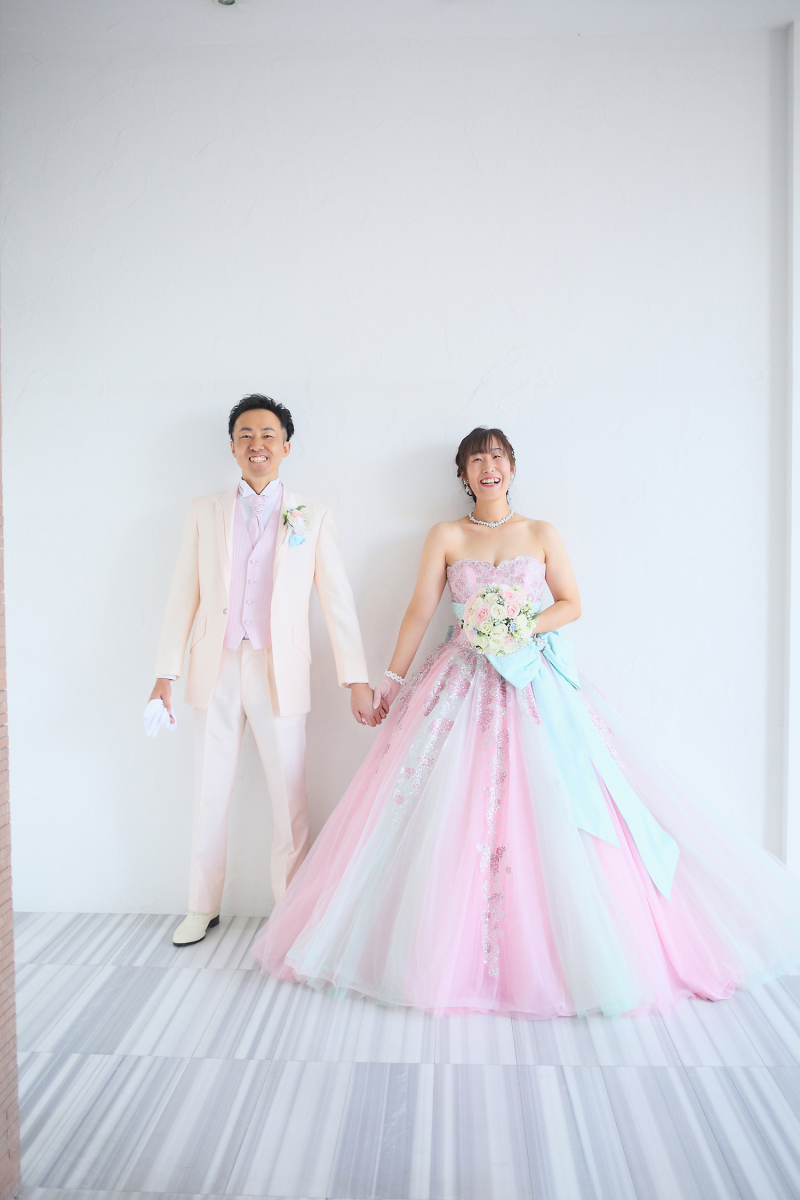 【洋装2着 5.1万円以下】チャペル&ハウススタジオ撮影 データ2カット&台紙付き写真2枚 ~フリータイム付き~ 9~12月撮影