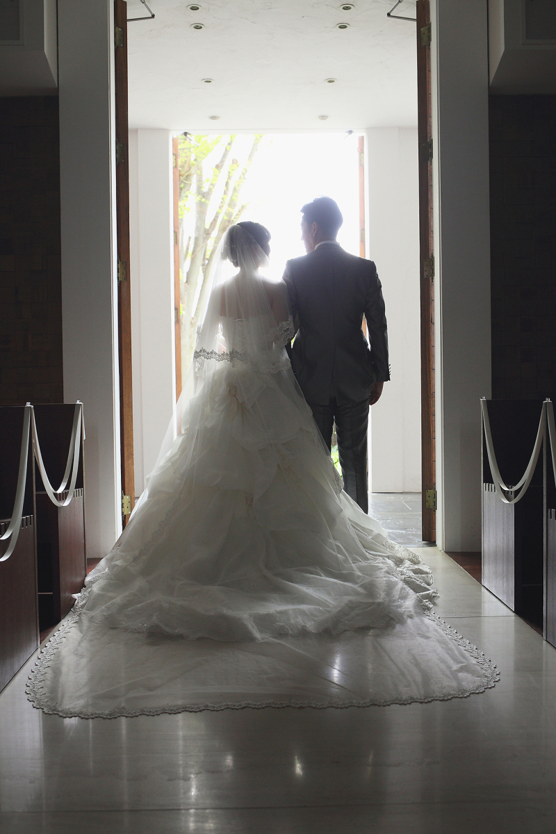 【和洋装3着20万円以下♡】チャペル&自然光スタジオ|600枚データ《16頁26カット写真集込》チャペルにて挙式シーン撮影も叶う