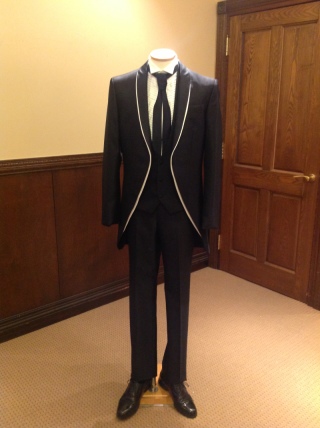 ダークネイビー