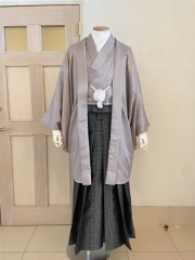 ベージュ紋服/黒銀袴