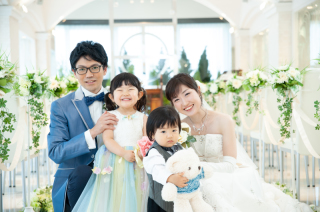 【館内ロケーション撮影】お子様２人と楽しいパパ＆ママ☆フォトウェディング♪