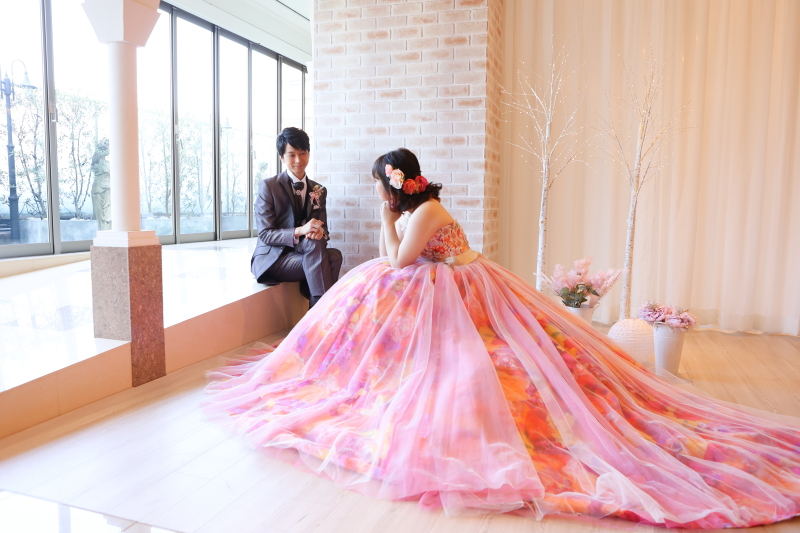 ふんわり広がるプリンセスドレス