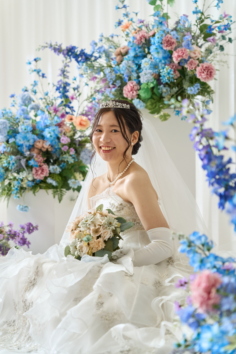 笑顔が輝く新婦様のソロショット