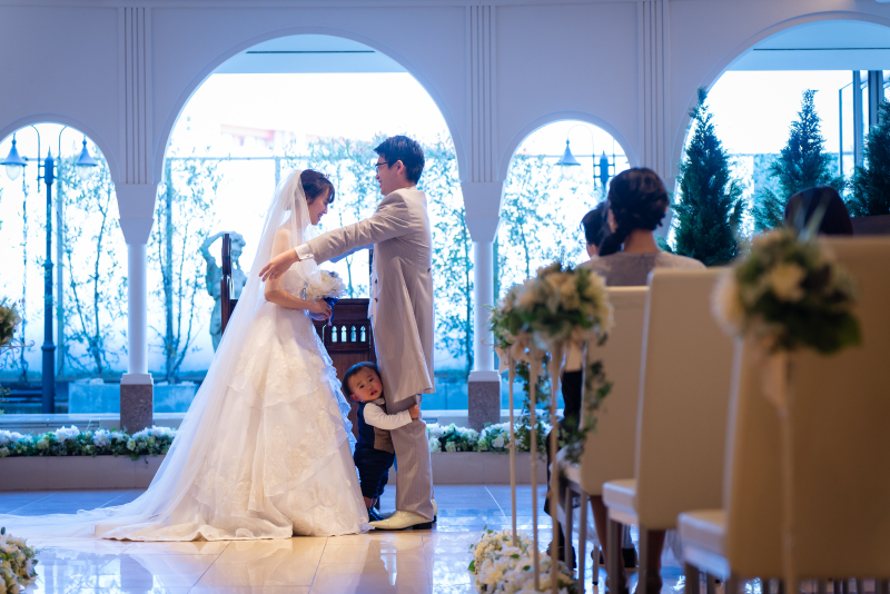 お子さんも一緒に挙式シーン♡