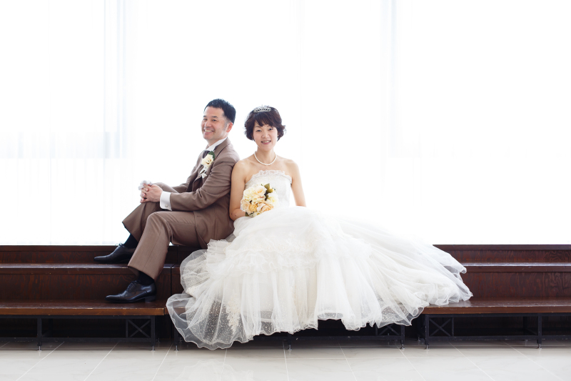 背中を合わせて