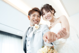 【館内ロケーション撮影】幻想的な美しさとユーモアが溢れる素敵なフォトウェディング