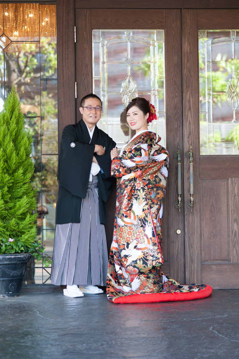 正面玄関前での撮影も素敵。