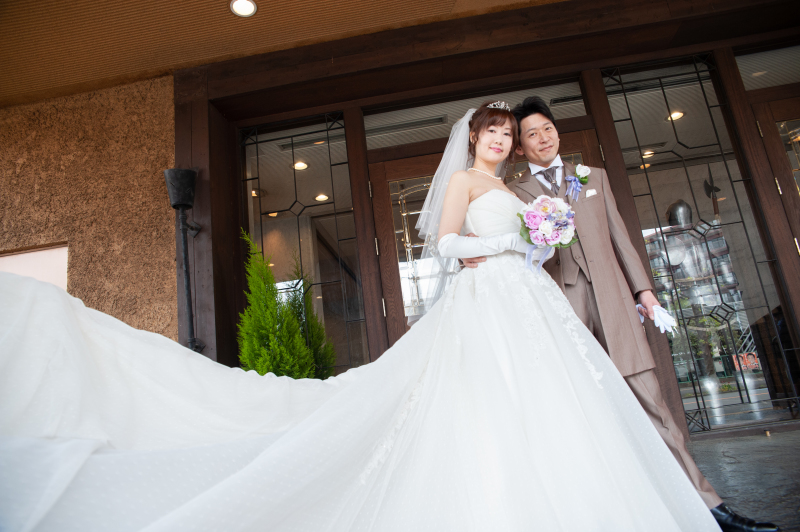 トレーンを広げて