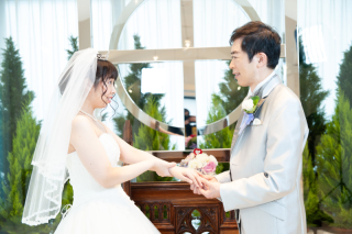 【館内ロケーション撮影】エンゲージリングが素敵な結婚1周年記念フォトウェディング