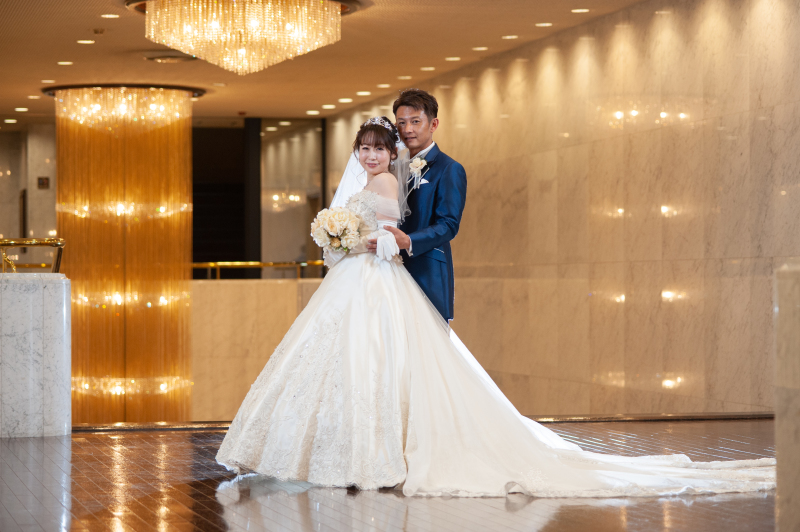 シャンデリアで華やかに