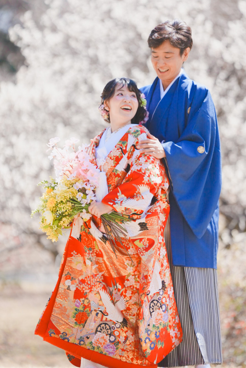 咲き誇る花々に囲まれて