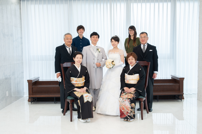 【館内ロケーション撮影】家族も盛装☆みんなで記念のファミリーフォトウェディング