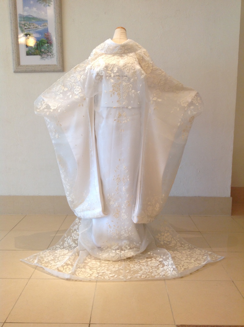 セレス立川 LaVie ラヴィ_色打掛・着物が豊富