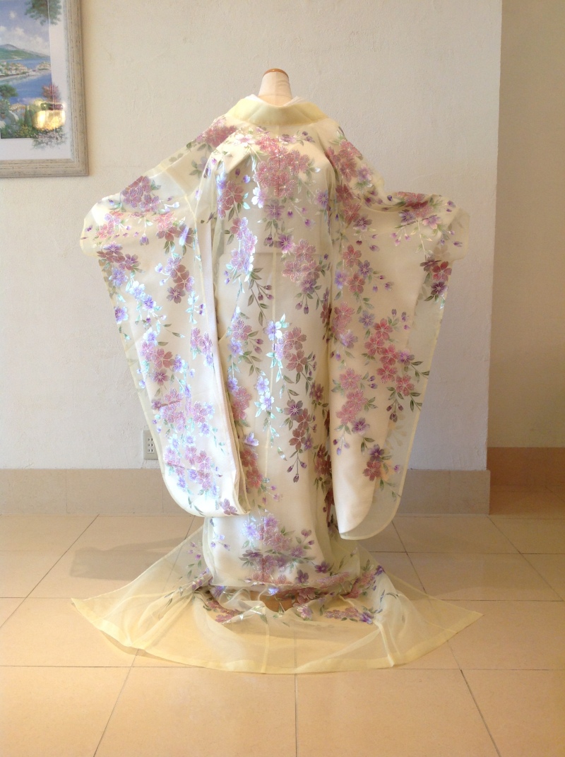 セレス立川 LaVie ラヴィ_色打掛・着物が豊富