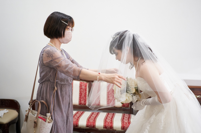 ベールダウンセレモニーで感動のシーンを残す