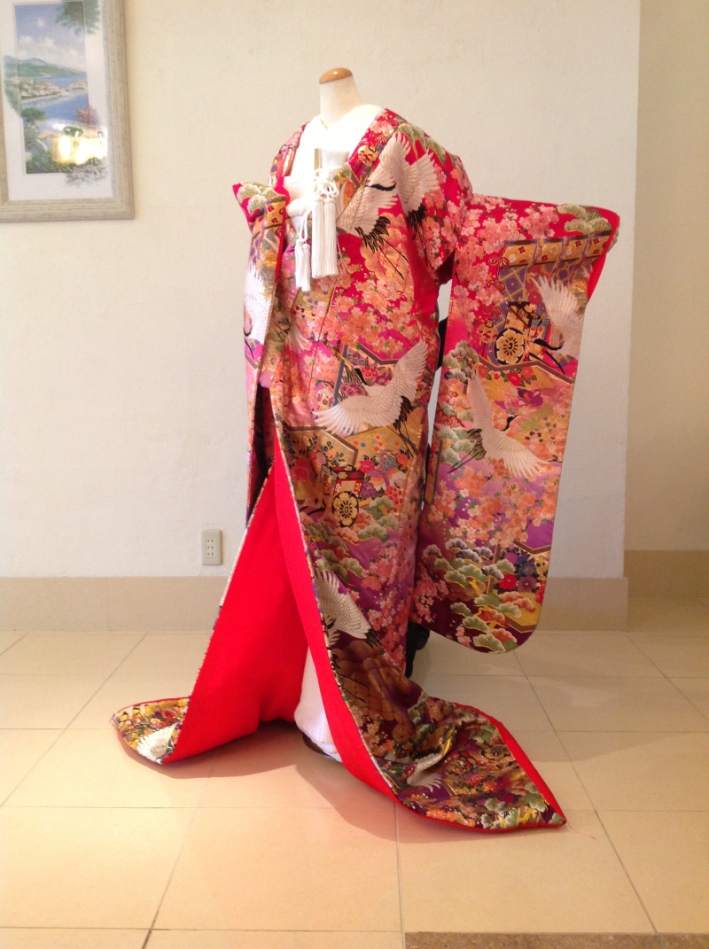 セレス立川 LaVie ラヴィ_色打掛・着物が豊富