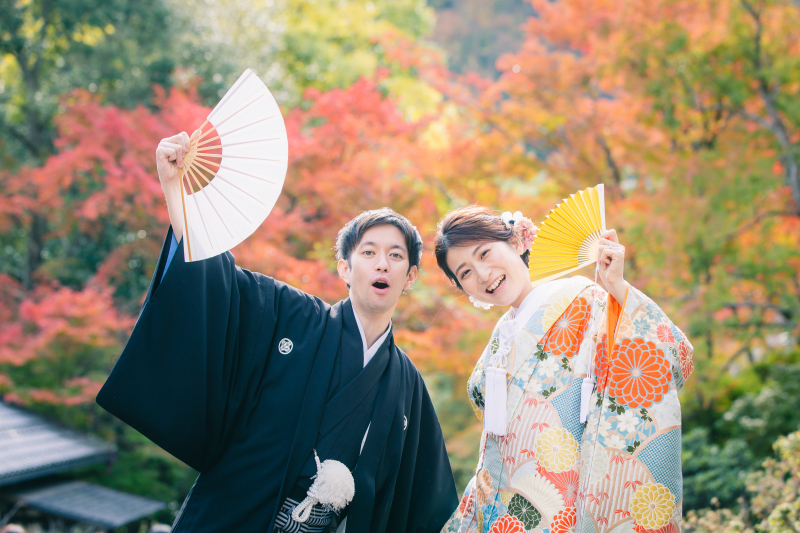 竹林と紅葉と　色打掛　嵐山にて